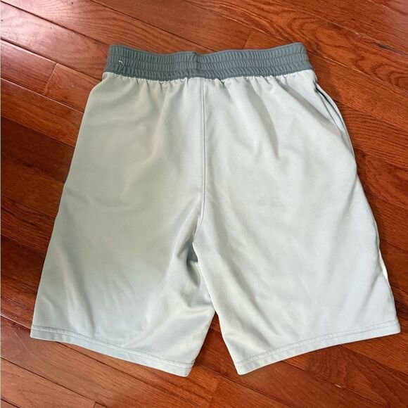 Nike Gray Athletic Shorts, boys XL - Picture 3 of 4